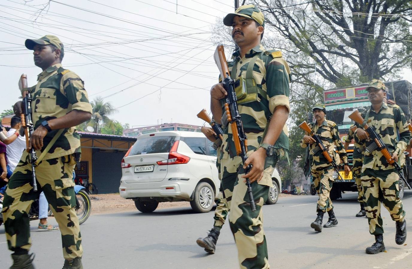 ECI Removes 7 CAPF Officers for Attending Iftar Party During Polls