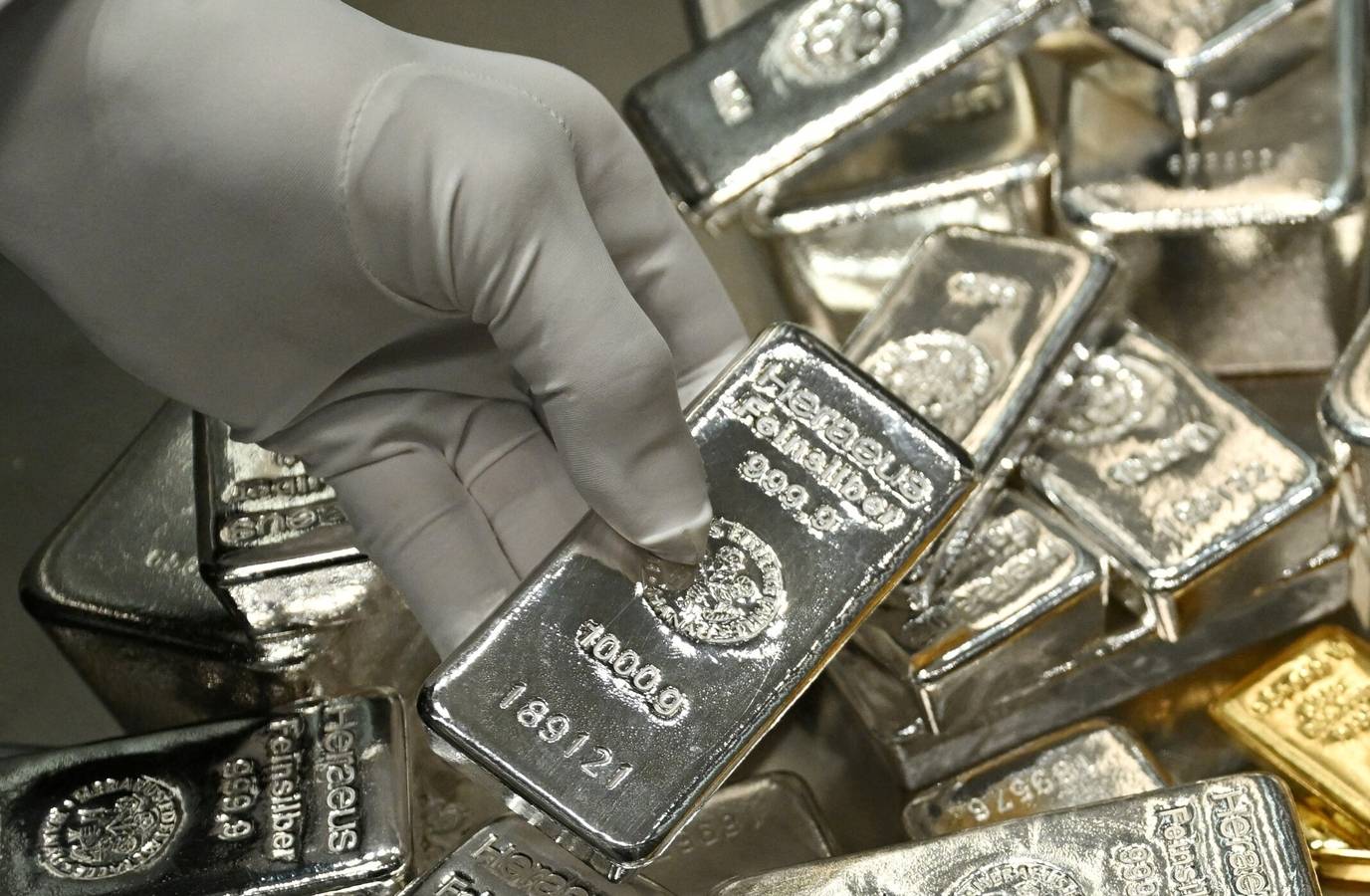 Silver Prices Soar 6% After 10-Day Slump, Check Rates Here