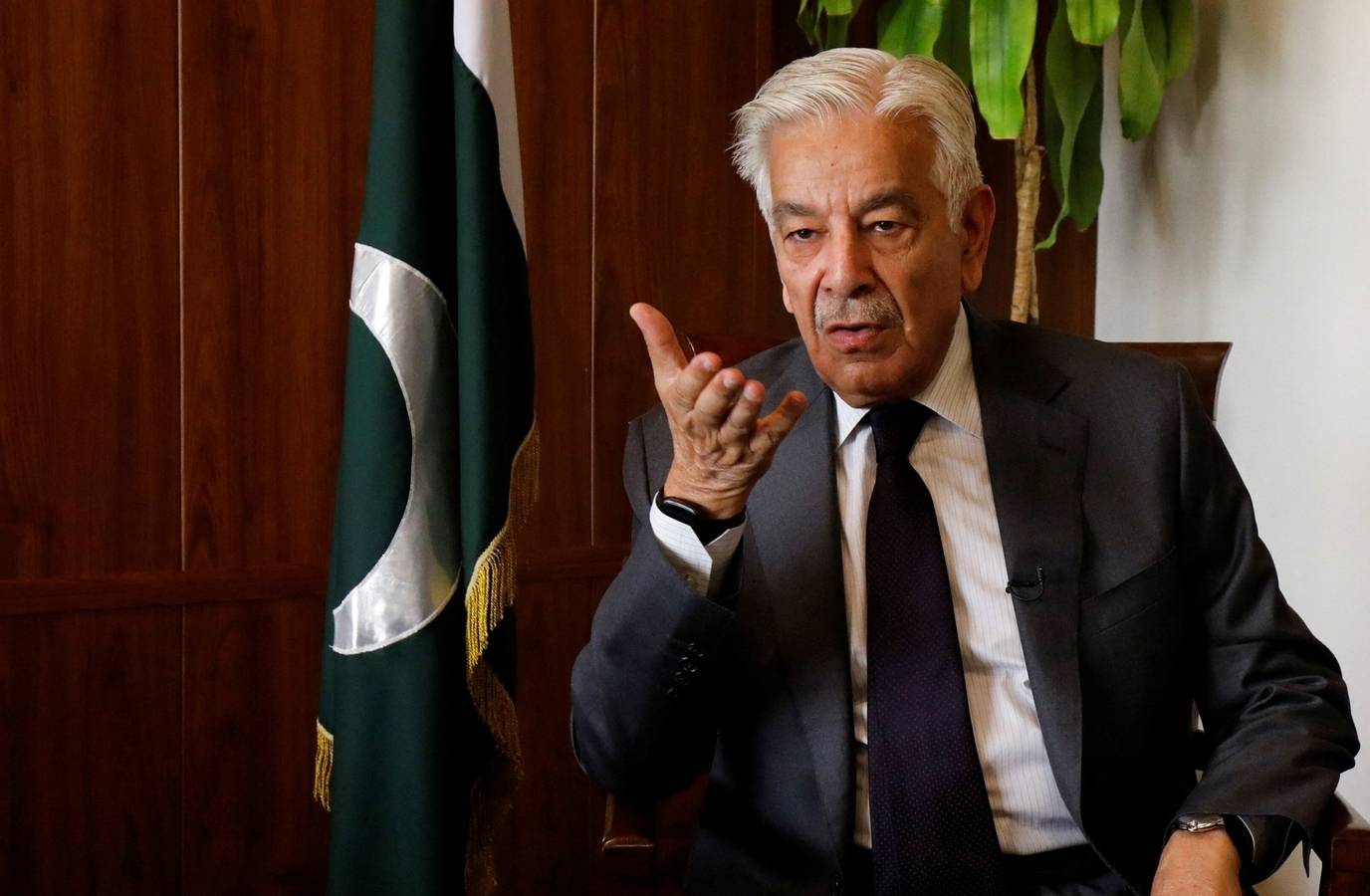 Pakistan Mocks US Over Hormuz, Offers to Mediate Iran Talks