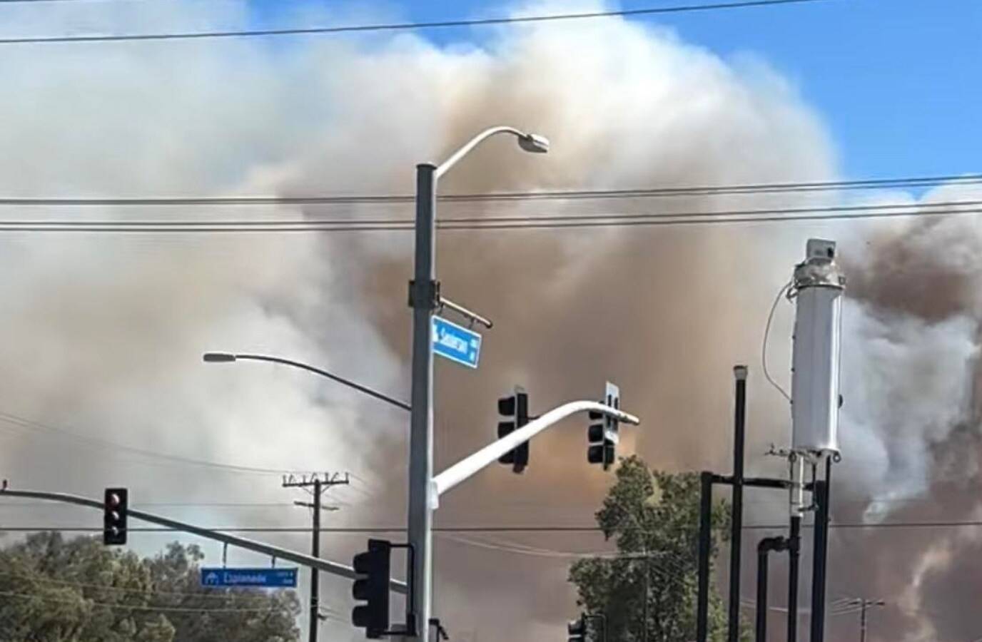 California Blaze: Sanderson Fire Engulfs 4 Acres in Hemet, Emergency Crews Rush to Contain