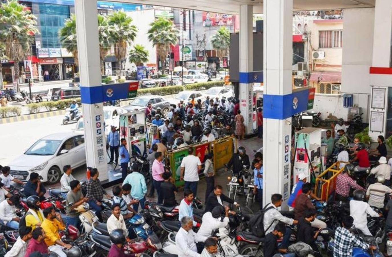 India Slashes Excise Duty on Petrol, Diesel Amid Global Oil Price Surge