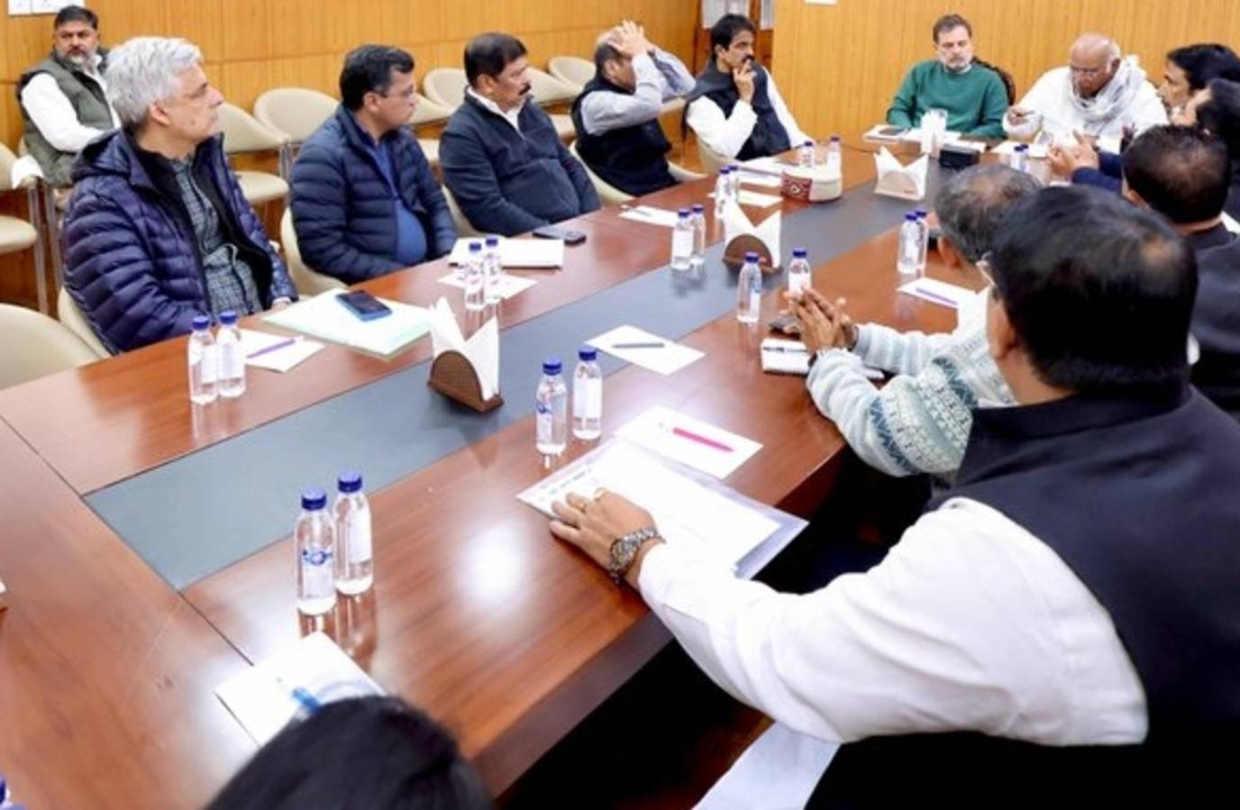 Congress Ditches Allies in West Bengal, Goes Solo in 2024 Elections