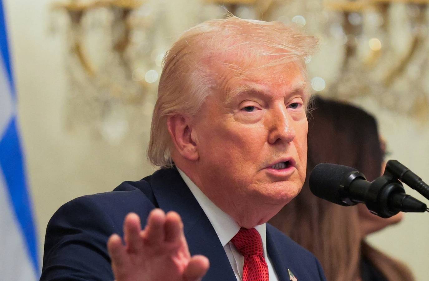 Trump Claims Iran's 'Present' to US: 10 Oil Tankers Pass Through Strait of Hormuz