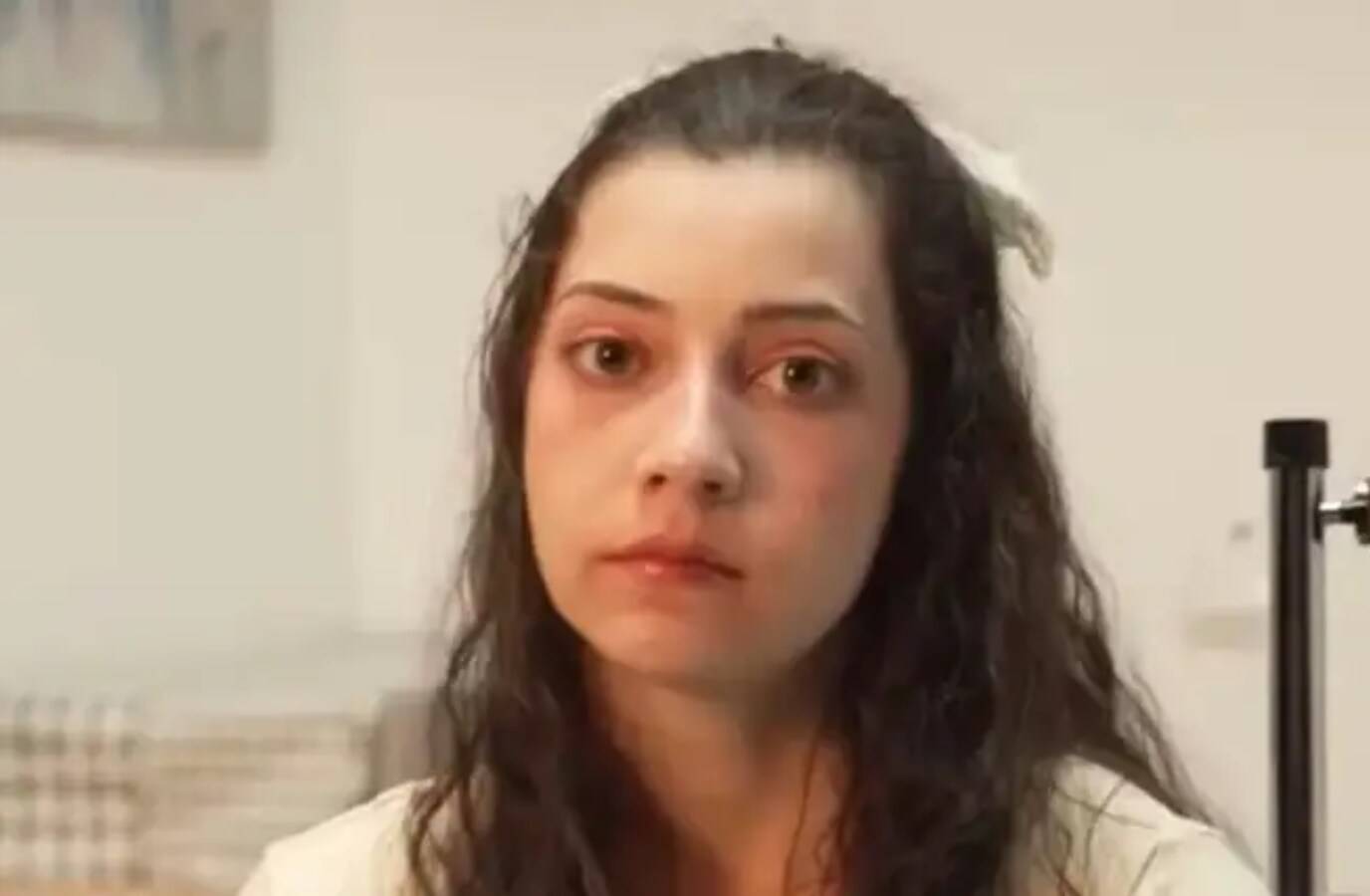 Spanish Woman's Emotional Farewell: 'I Want to Leave in Peace'