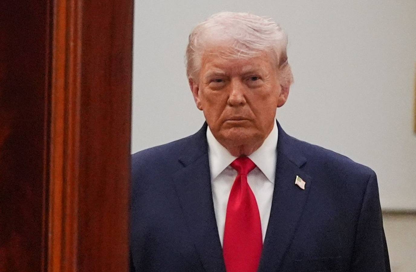 Global Markets Plummet as Trump Threatens Iran with 'Extremely Hard' Strike