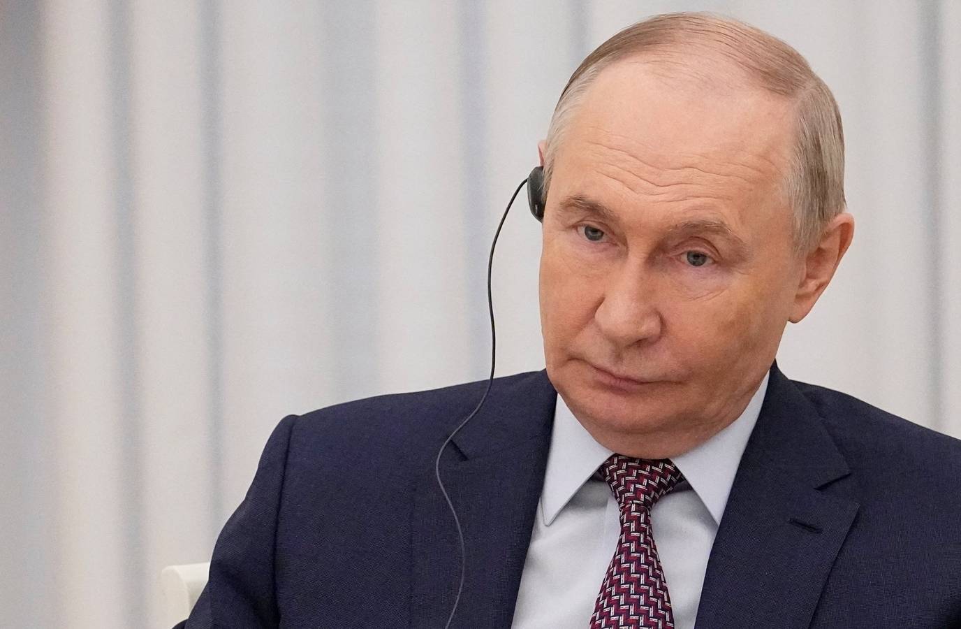 Russia Offers to Mediate US, Israel, Iran Conflict Amid Ceasefire Demands
