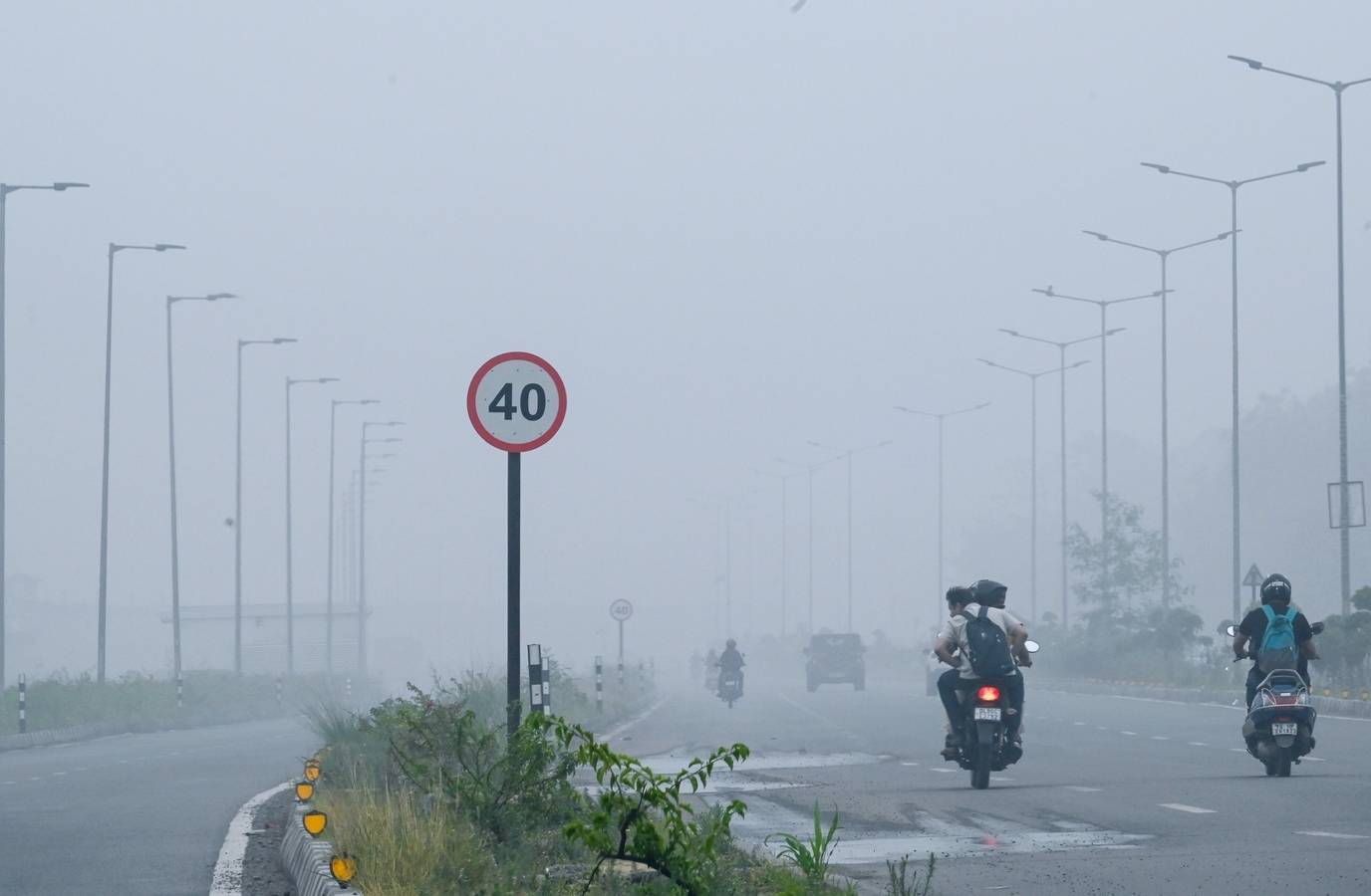 Delhi-NCR Enveloped in Rare April Fog; Experts Explain the Reason