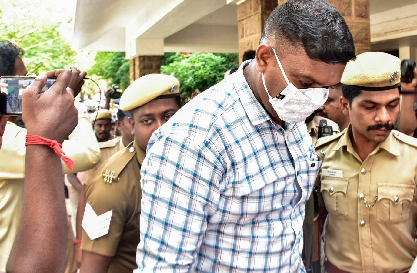 9 Cops Get Death Sentence for Brutal Custodial Deaths of Father-Son Duo