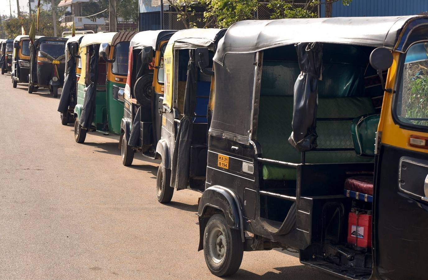 Karnataka Minister Urges Centre to Address Auto LPG Shortages