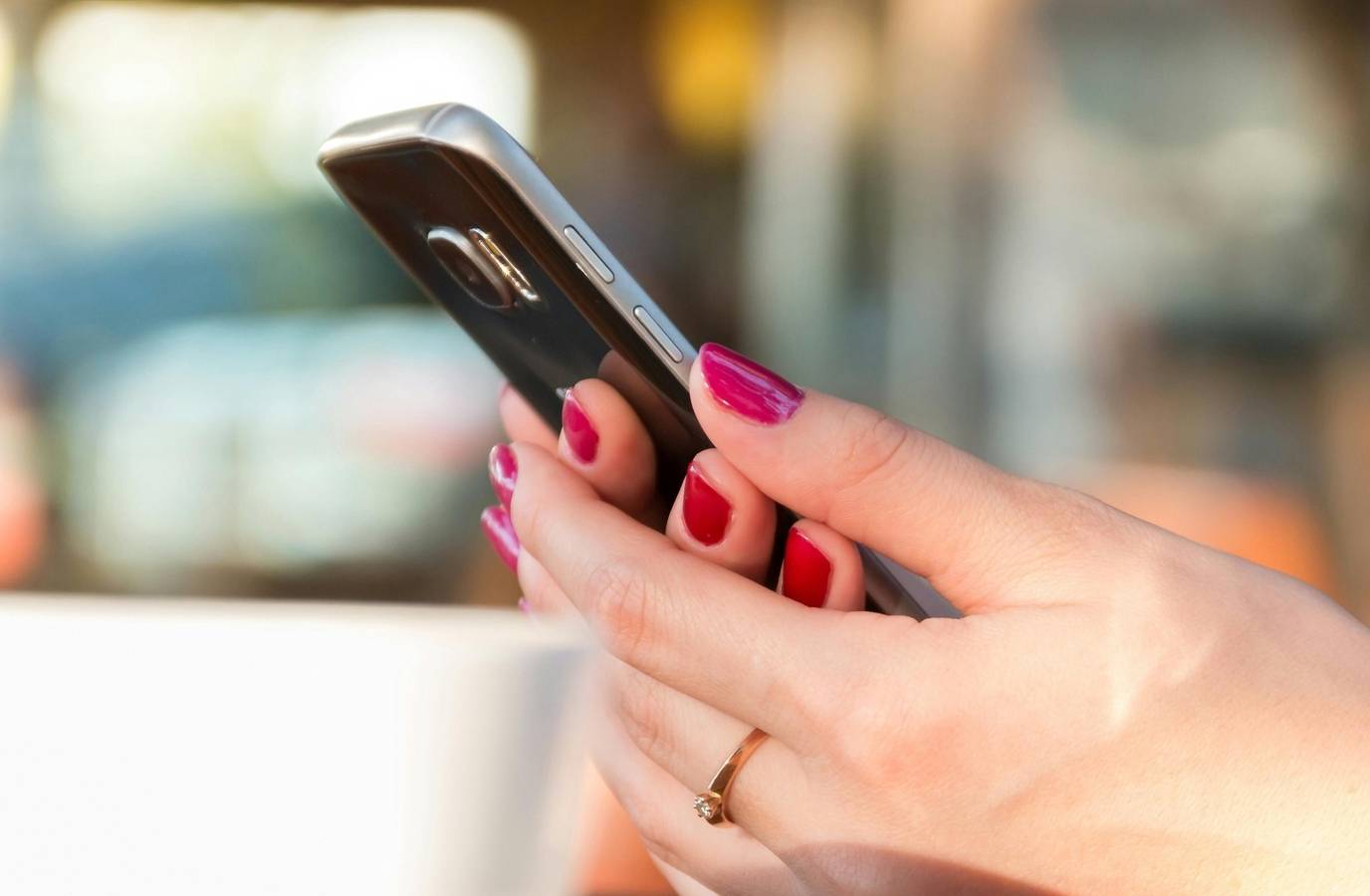 India's NHRC Probes Social App Over Extramarital Relationships