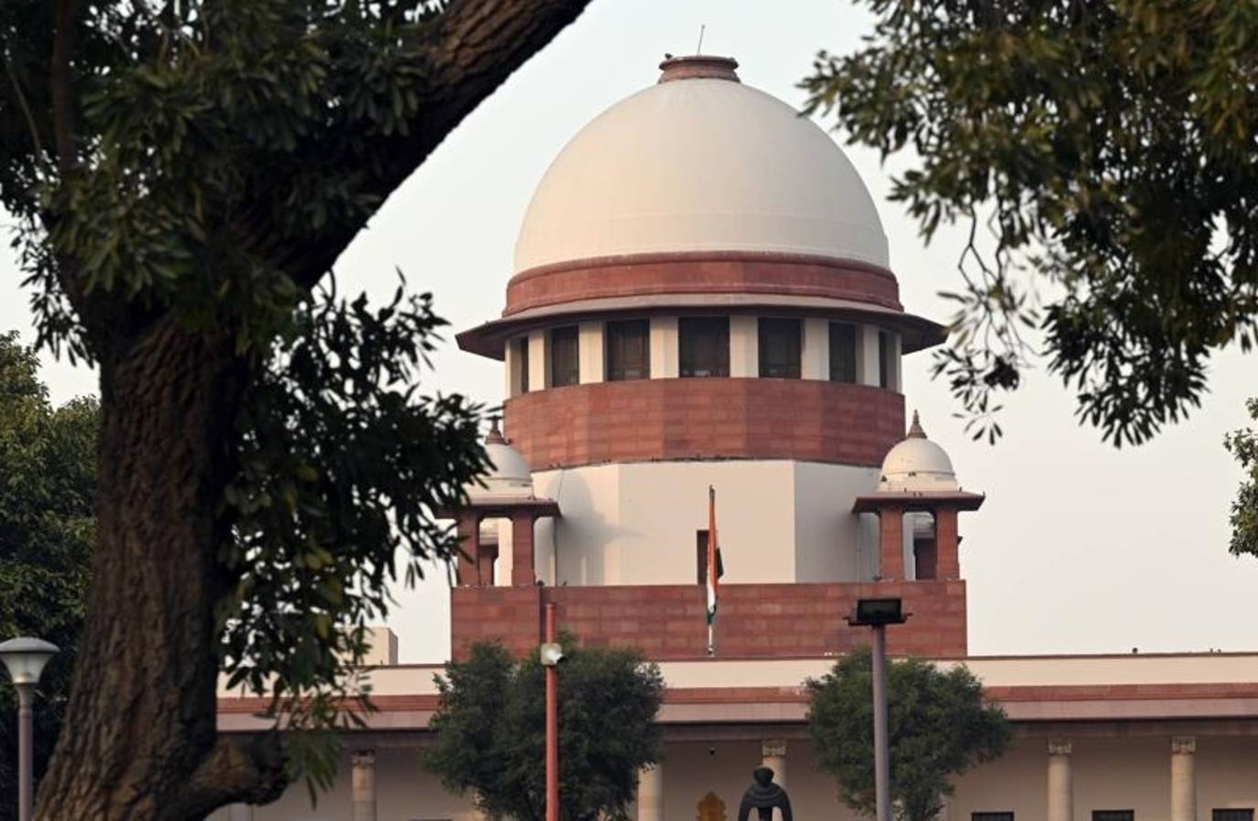Supreme Court Denies Divorce, Orders Husband to Keep Paying ₹15,000 Maintenance