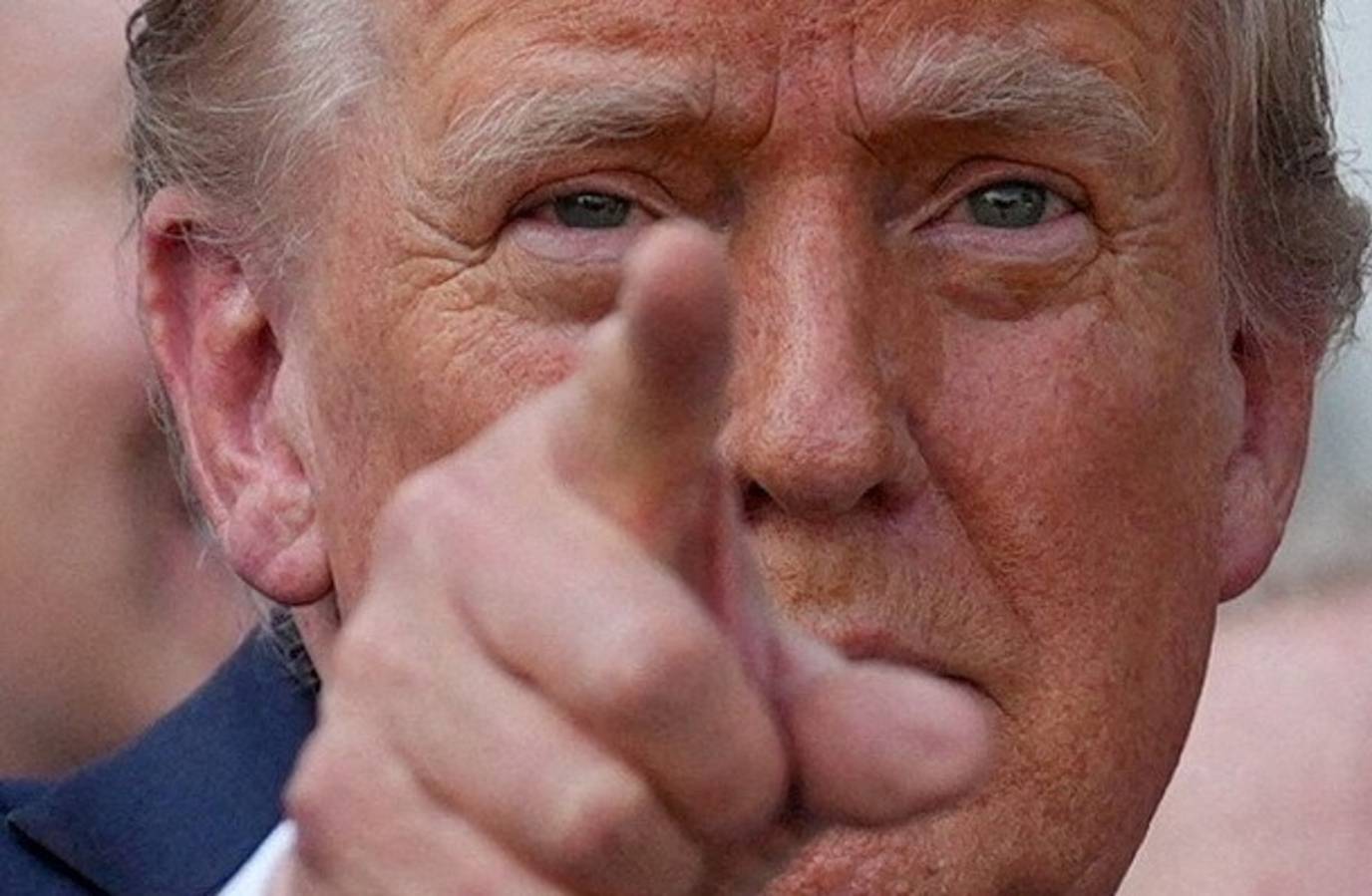 Palantir Stock Rebounds After Trump Endorsement Amid Anthropic Concerns