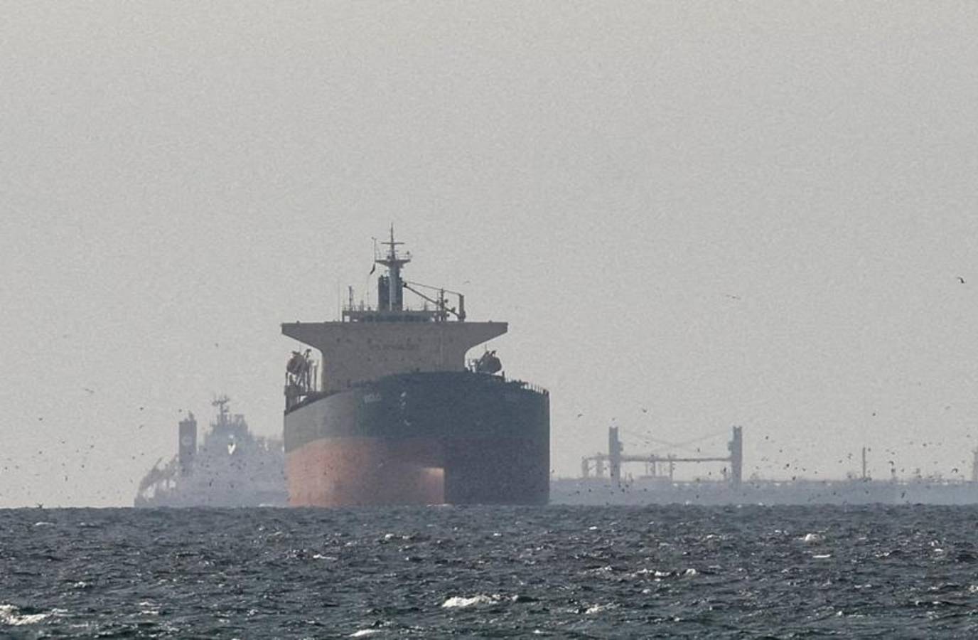 US-Iran Tensions Flare as US Navy Destroyers Transit Hormuz Amid Islamabad Talks