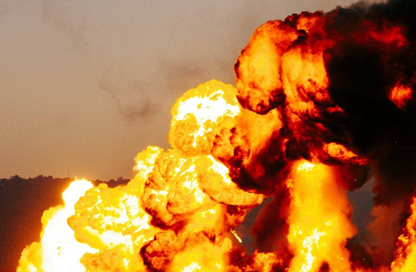 Global Nuclear Arms Race Looms: Experts Warn of Domino Effect