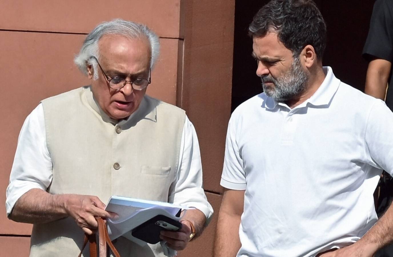 Allahabad High Court Orders FIR Against Rahul Gandhi Over Dual Citizenship Allegations