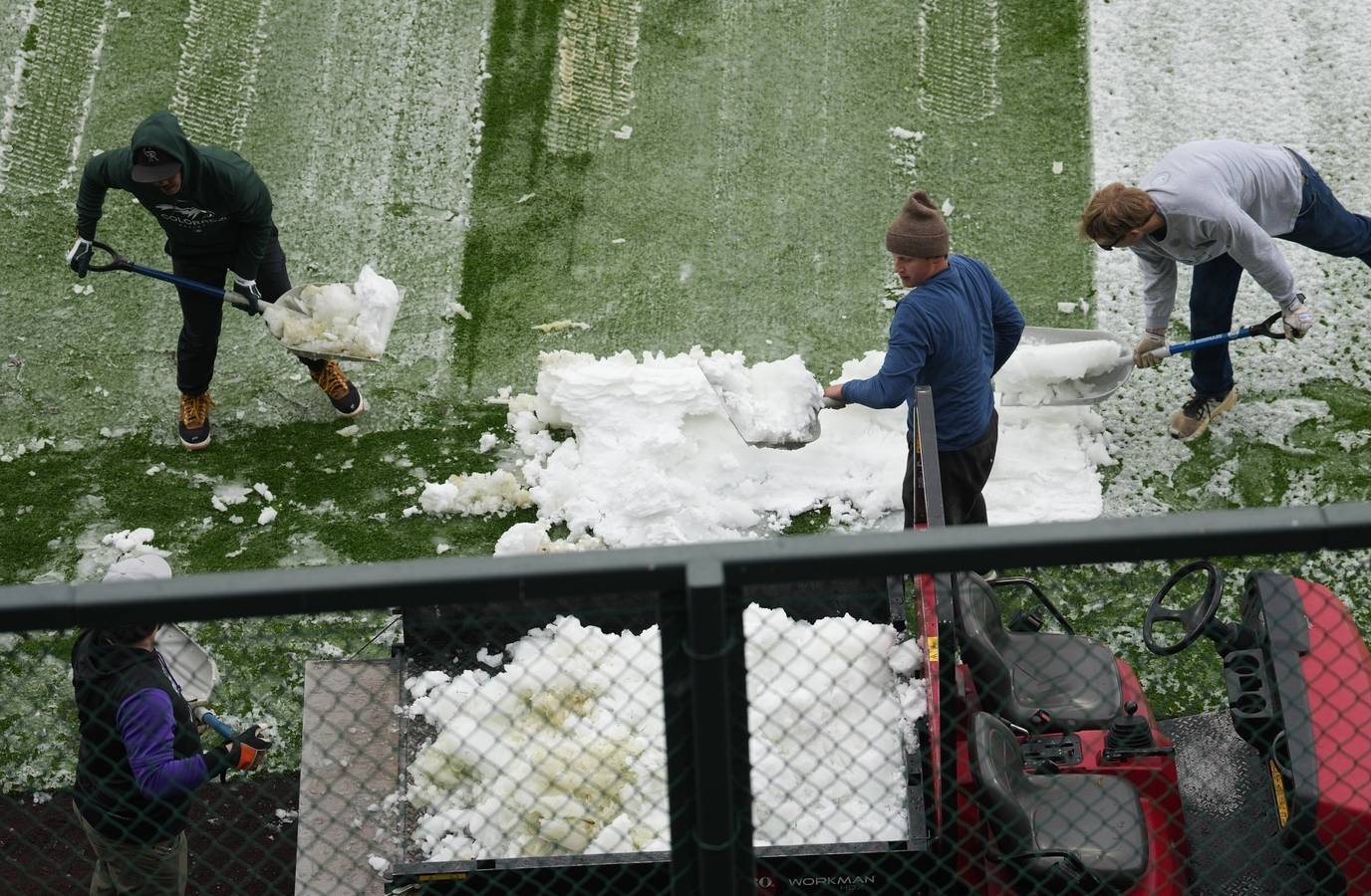 Snowy Surprise: Dodgers Prepare for Unusual Conditions at Coors Field