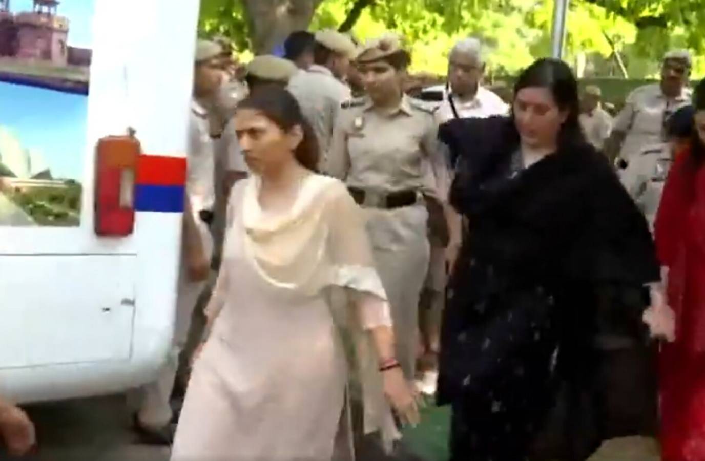 BJP MPs Clash with Police in Protest Outside Rahul Gandhi's Residence