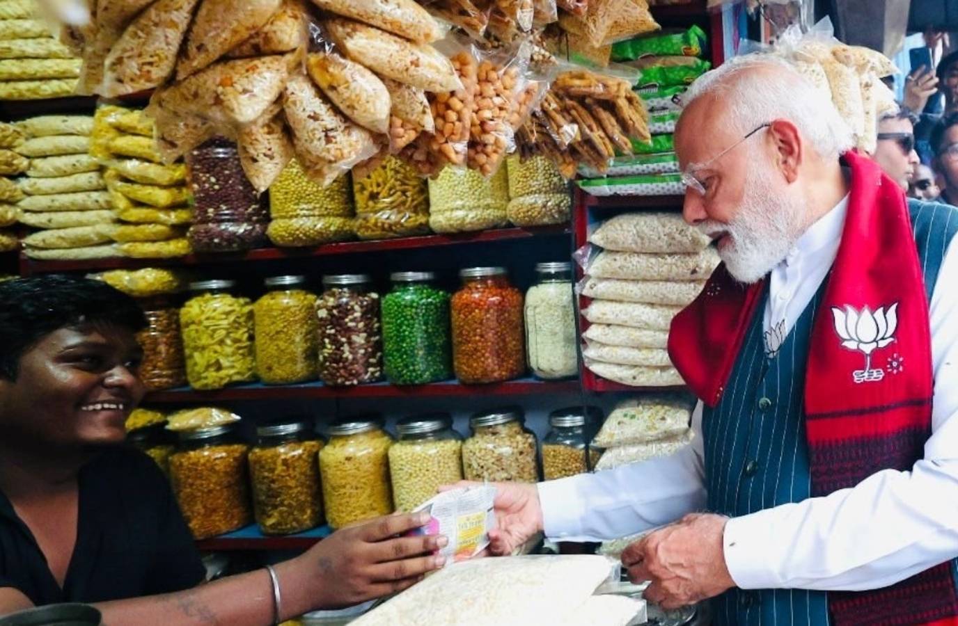 Modi's Jhalmuri Break Grounds Jharkhand CM, TMC Slams 'Adivasi-Birodhi' Mindset