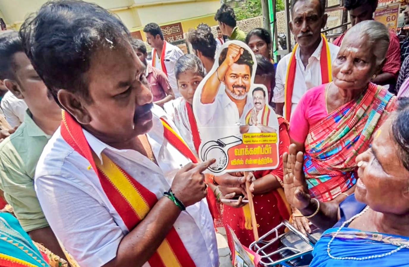 Tamil Nadu Polls: Women Voters Remain Divided, Parties Scramble for Their Support