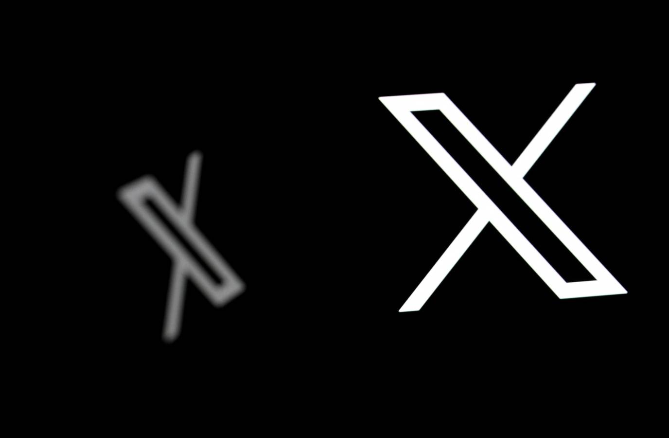 X Users Left Frustrated as Timeline Glitch Hits Thousands