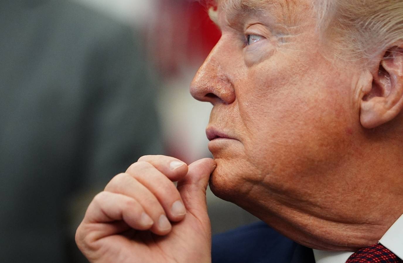 Trump's UFO Distraction: US Struggles with Iran War Amid Oil Supply Disruptions