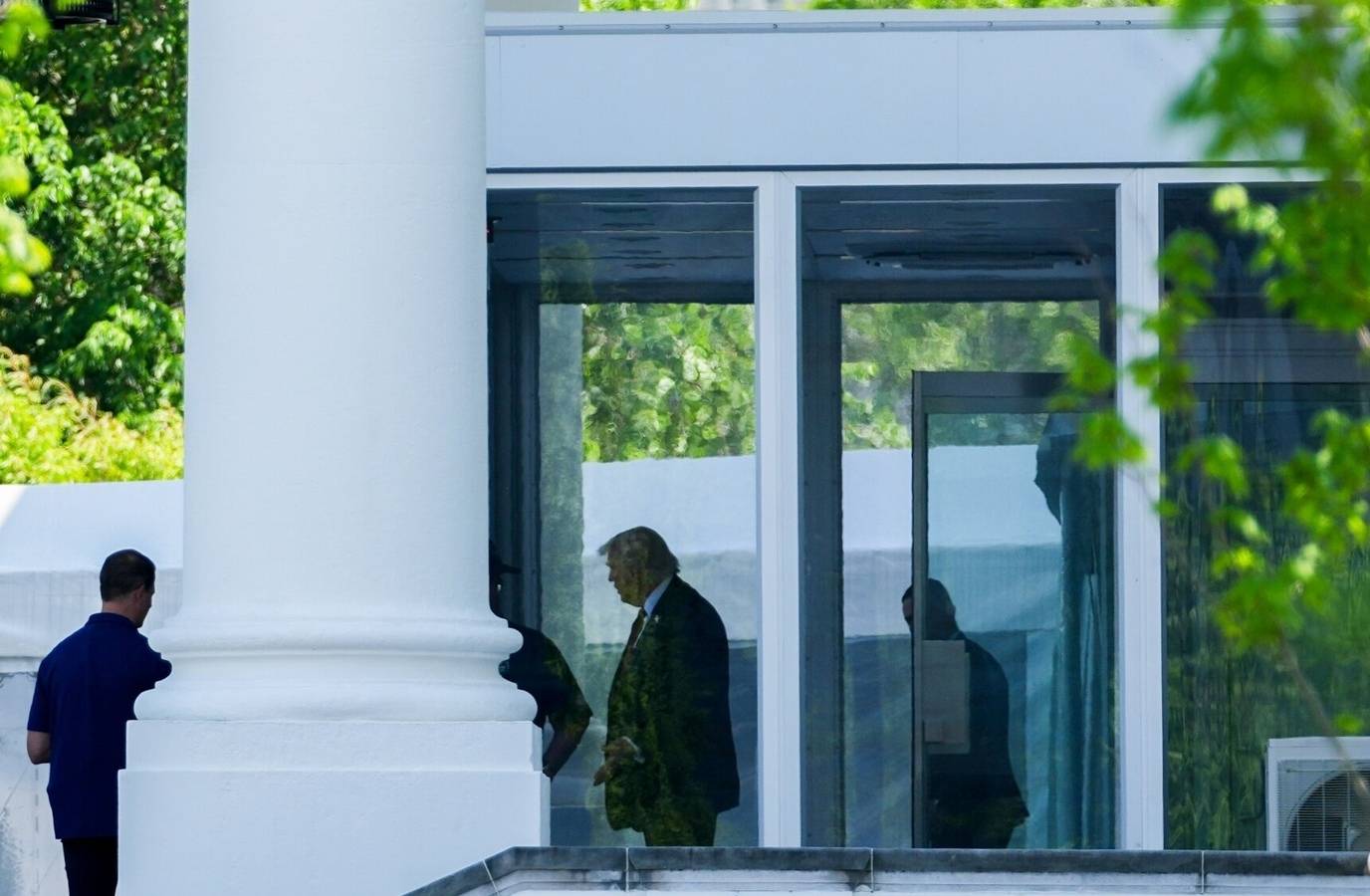 Trump Orders FBI Probe into Mysterious Deaths and Disappearances of US Scientists