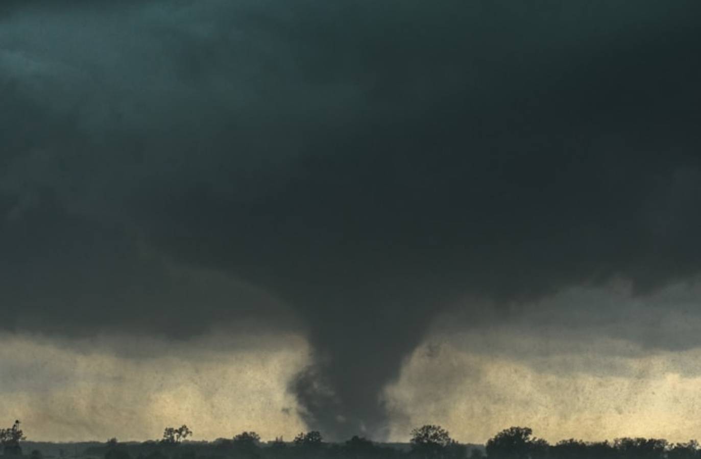 Tornado Sighting Rocks Fresno Area: Chilling Videos Emerge