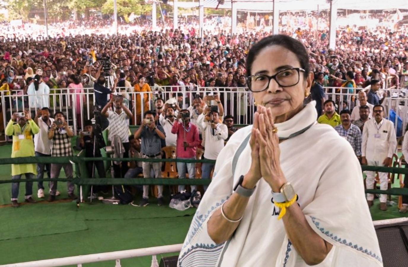 Supreme Court Slams Mamata Banerjee Over I-PAC Raid, Calls Democracy at Jeopardy