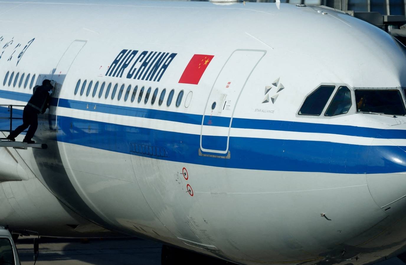 India-China Ties Soar as Beijing-Delhi Flights Resume