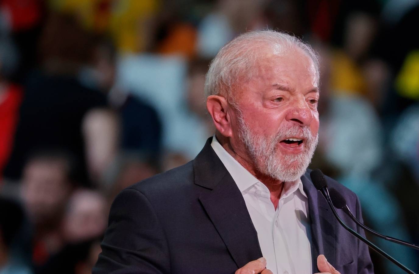 Lula's Fitness Frenzy: 80-year-old Brazilian President Works Out to Win Over Voters
