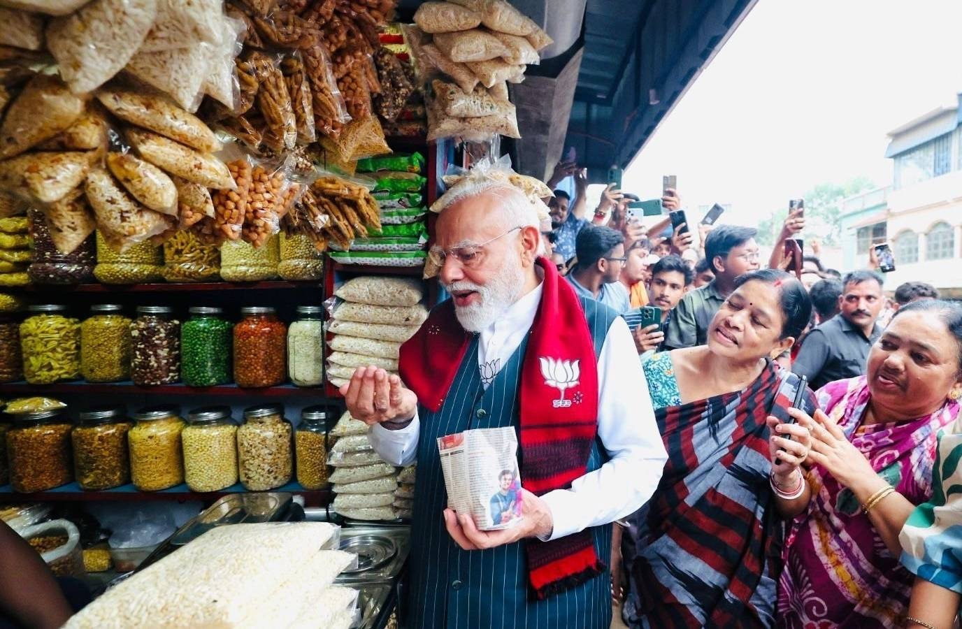 PM Modi's Jhalmuri Jibe at TMC: 'Jhal Hit TMC Hard'