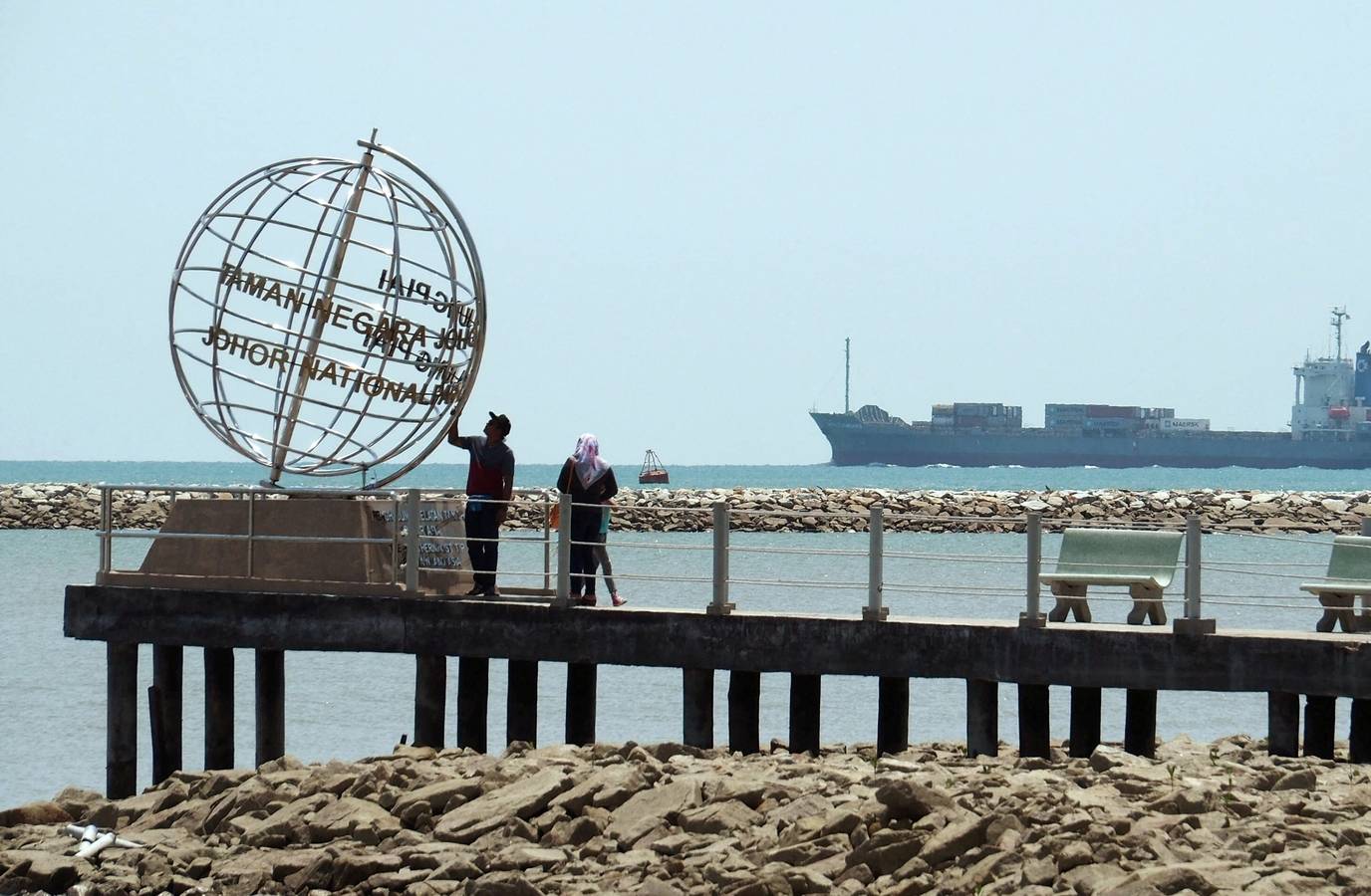 Indonesia Eyes Charging Toll for Malacca Strait Transit