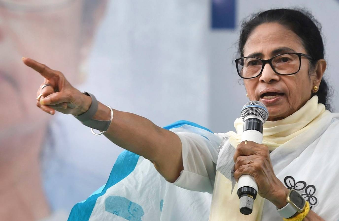 Mamata Banerjee to Sue Amit Shah Over 'Violent' Election Remarks