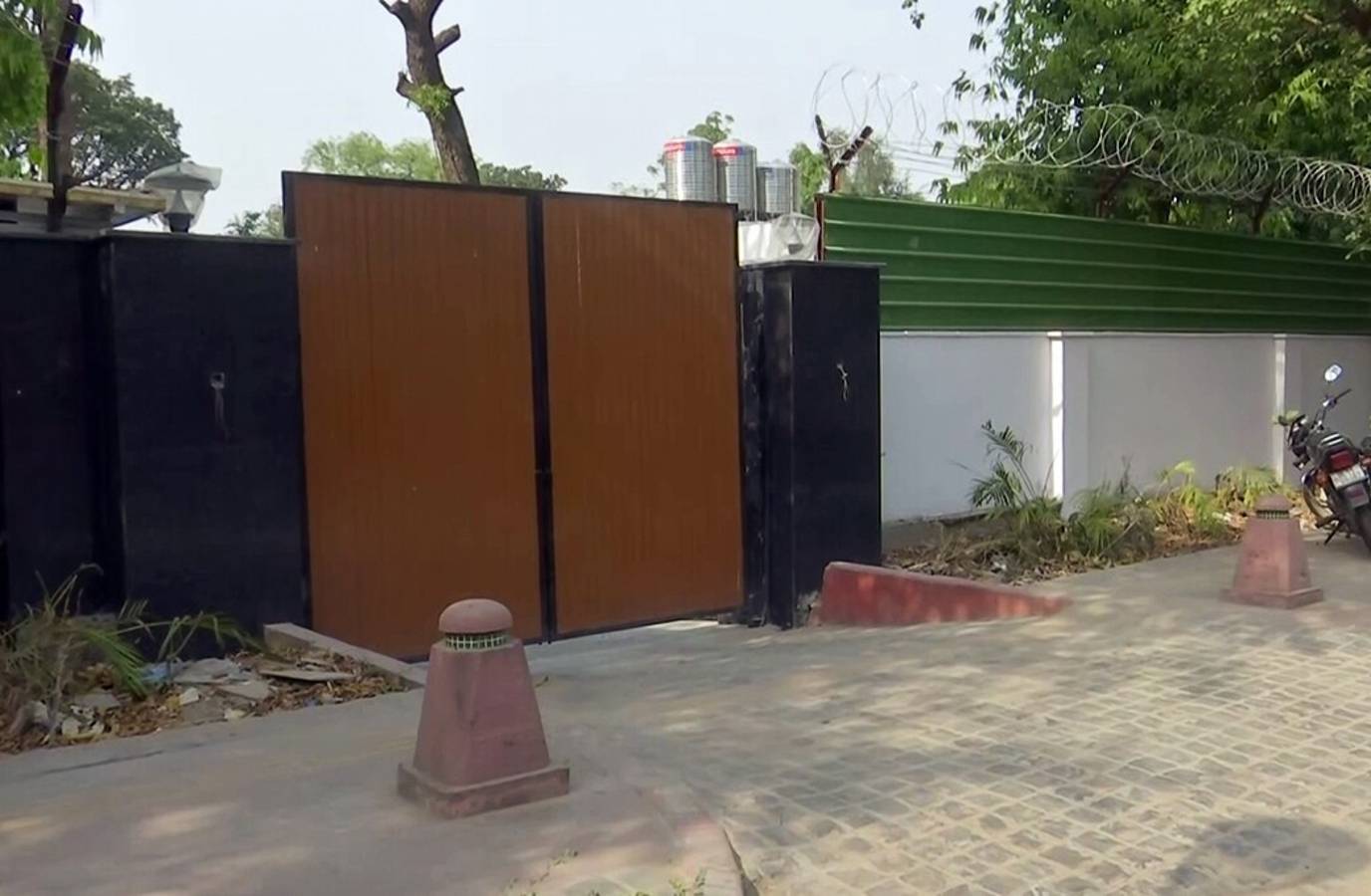 BJP's 'Sheesh Mahal' Jibe at Kejriwal: A Repeated Row
