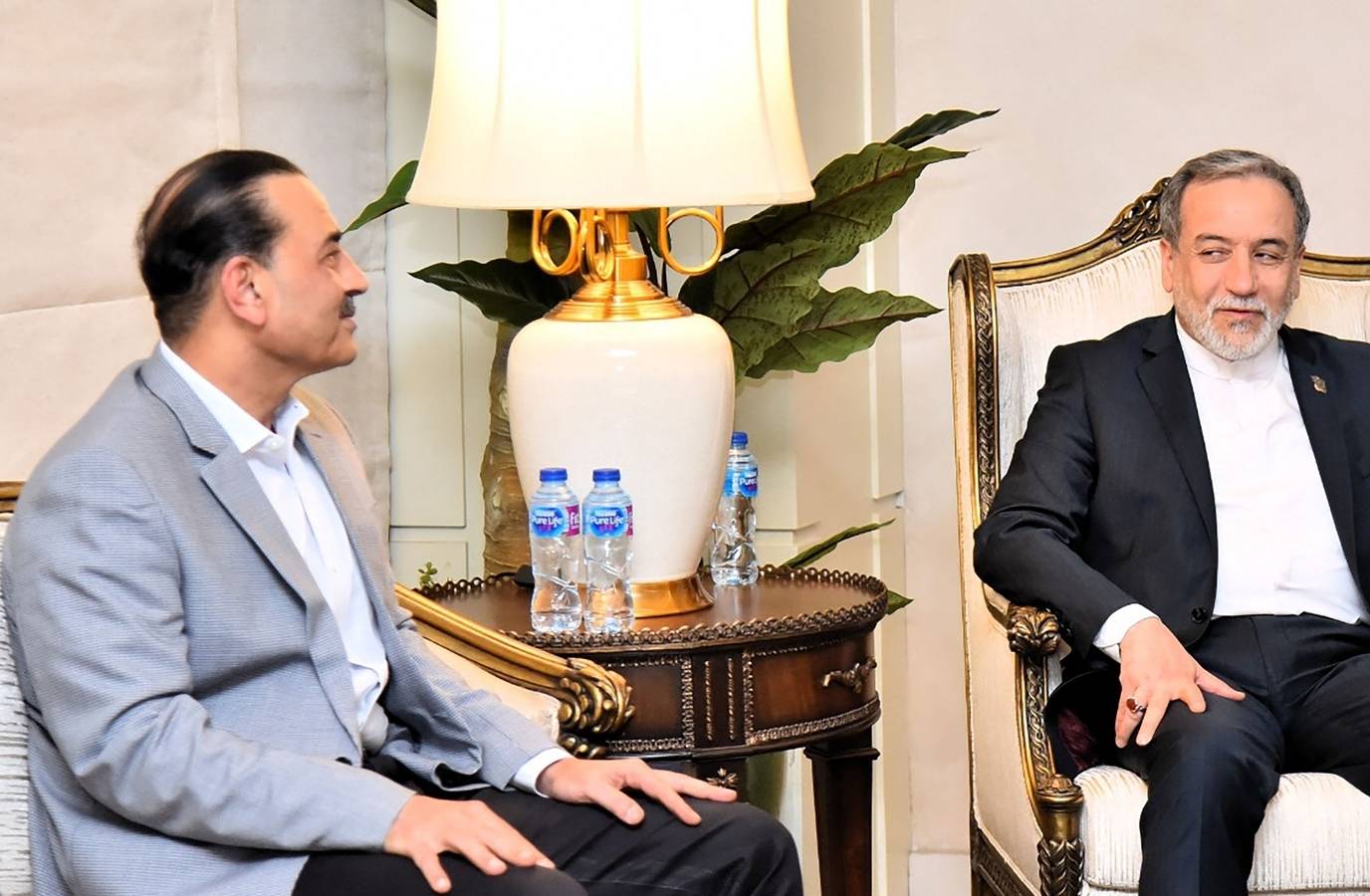 Iran FM Returns to Pakistan Amid US Diplomatic Shift