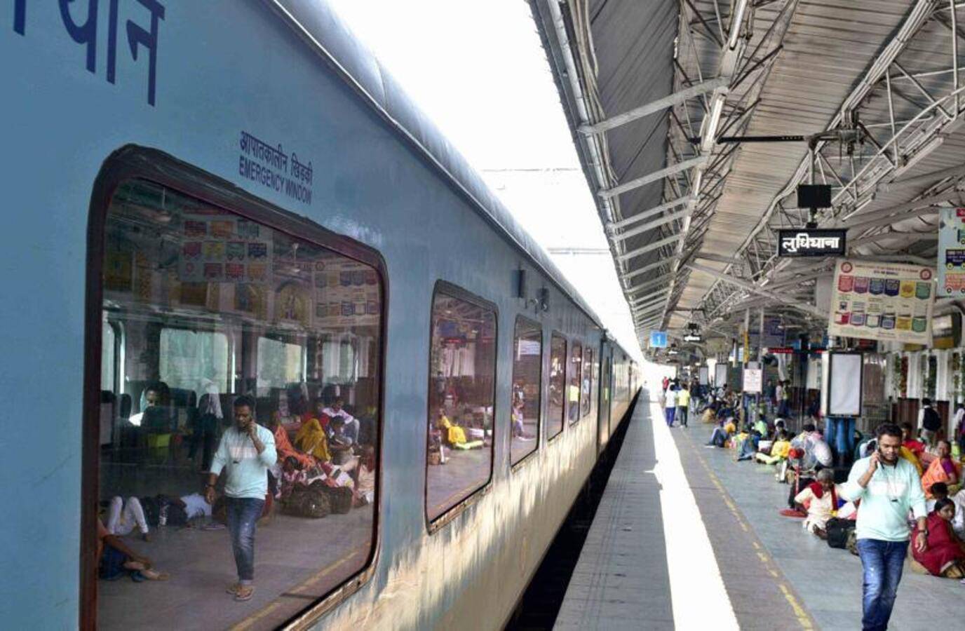India's Railways Set to Revamp 100 High-Speed Trains