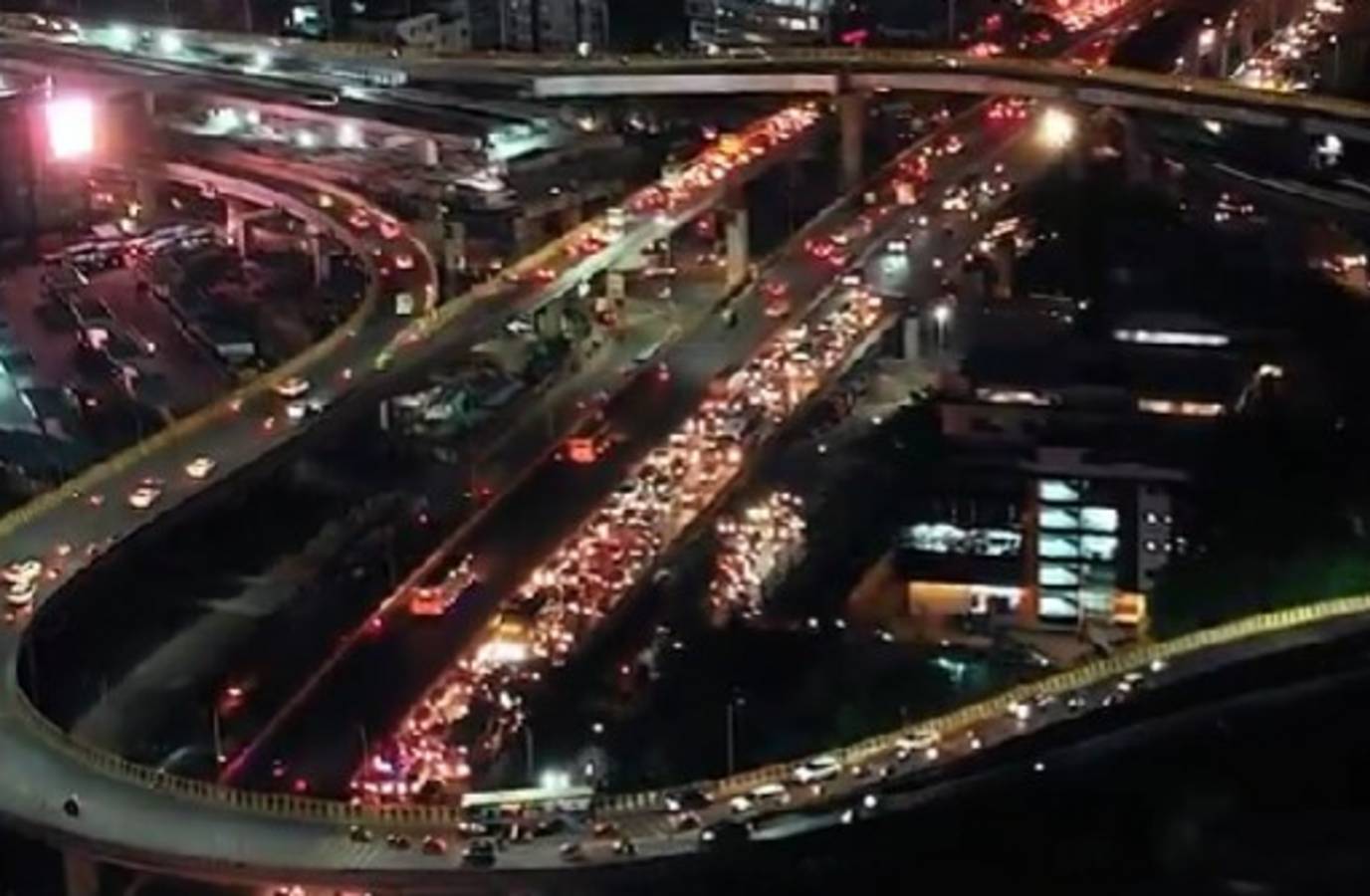 Bengaluru's Double-Decker Metro Flyover Now Fully Operational, Reducing Commute Time