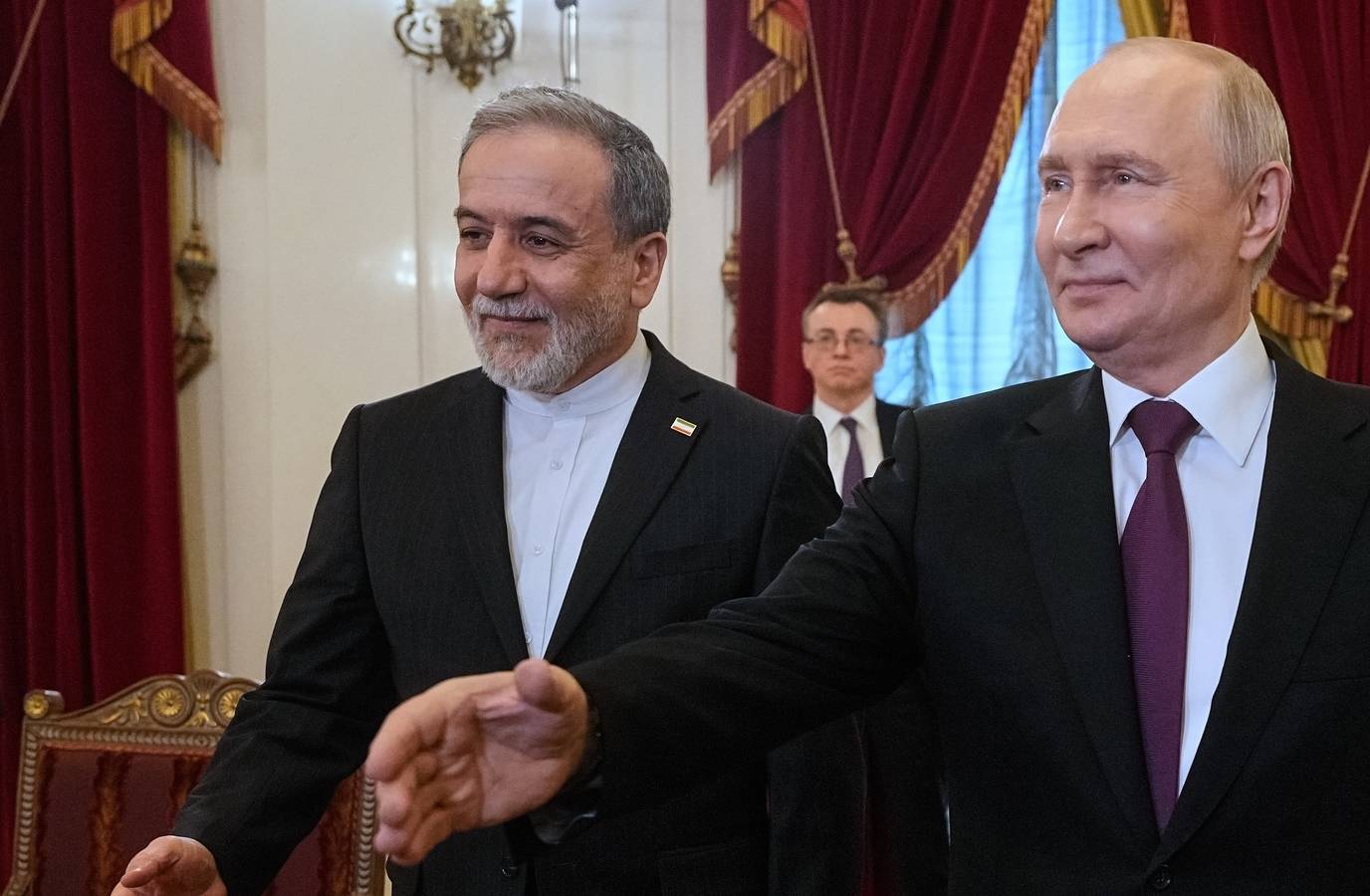 Iran Seeks Putin's Help as US Talks Stall, Experts Weigh In on Russia's Role