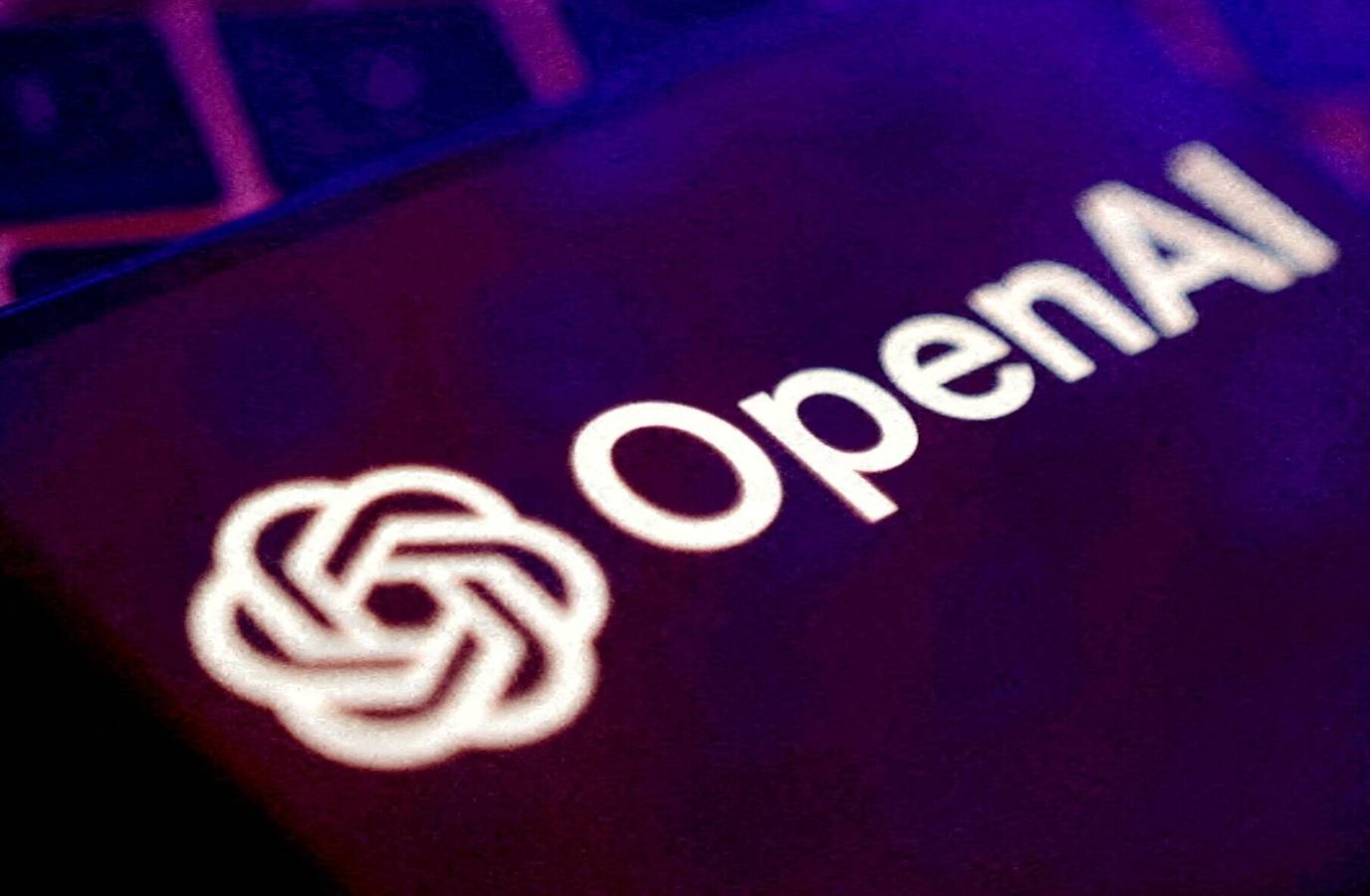 Tech Stocks Plunge Amid AI Concerns Ahead of Major Earnings