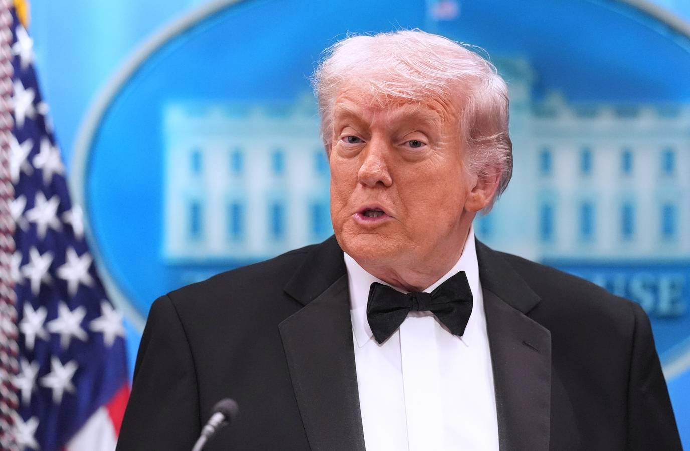 Trump: Iran in Shambles, Requests US to Reopen Strait of Hormuz