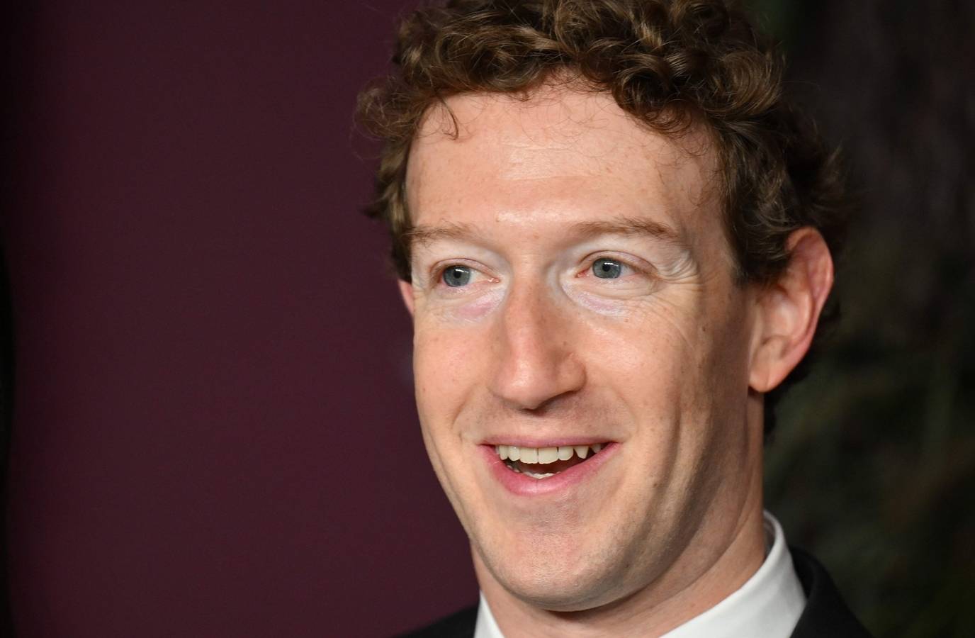 Tech Titans Eye Seattle Seahawks: Mark Zuckerberg and Tim Cook Weigh in on $9-11B Deal