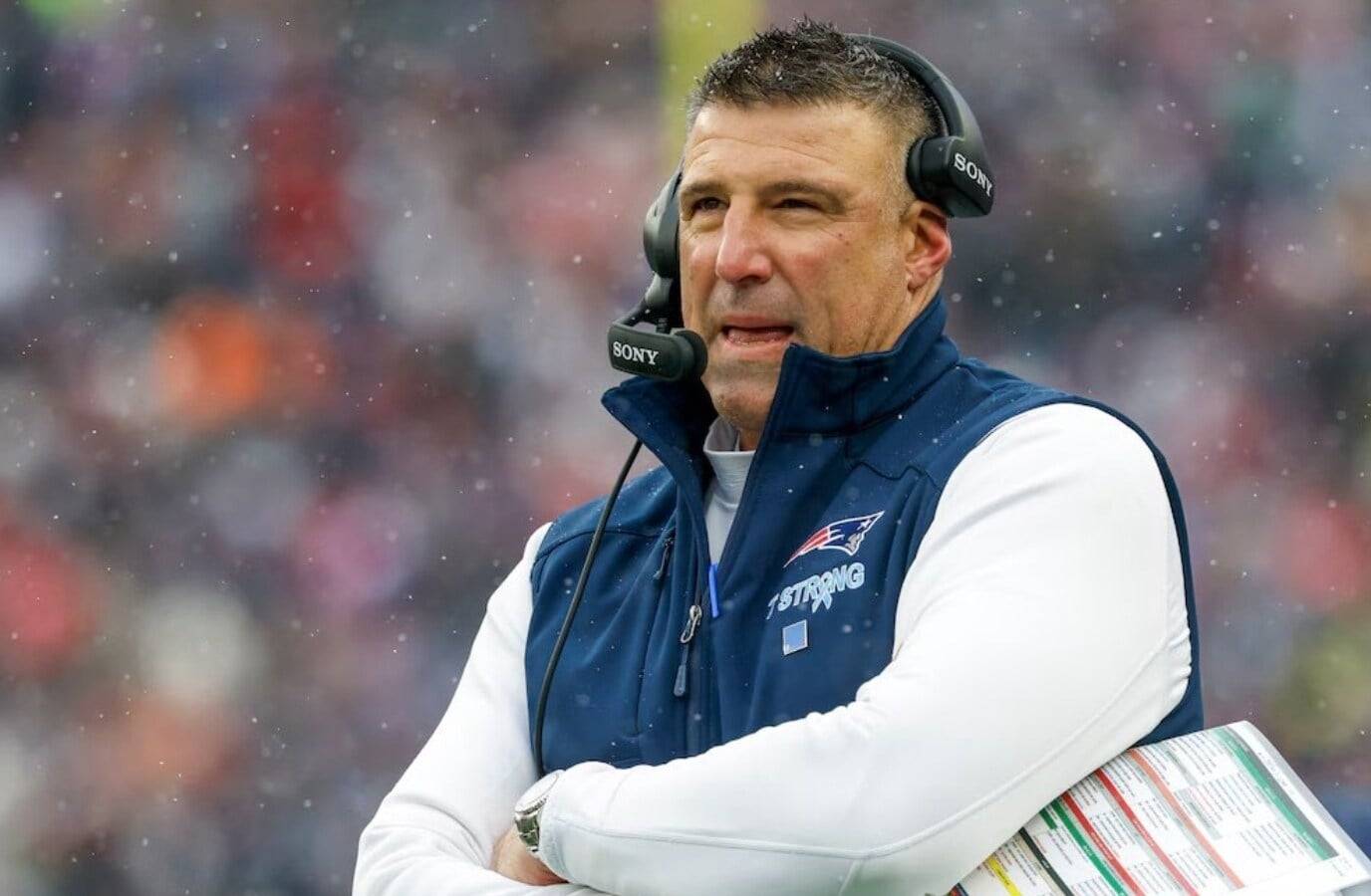 Patriots Fans Rally Behind Mike Vrabel Amid Controversy