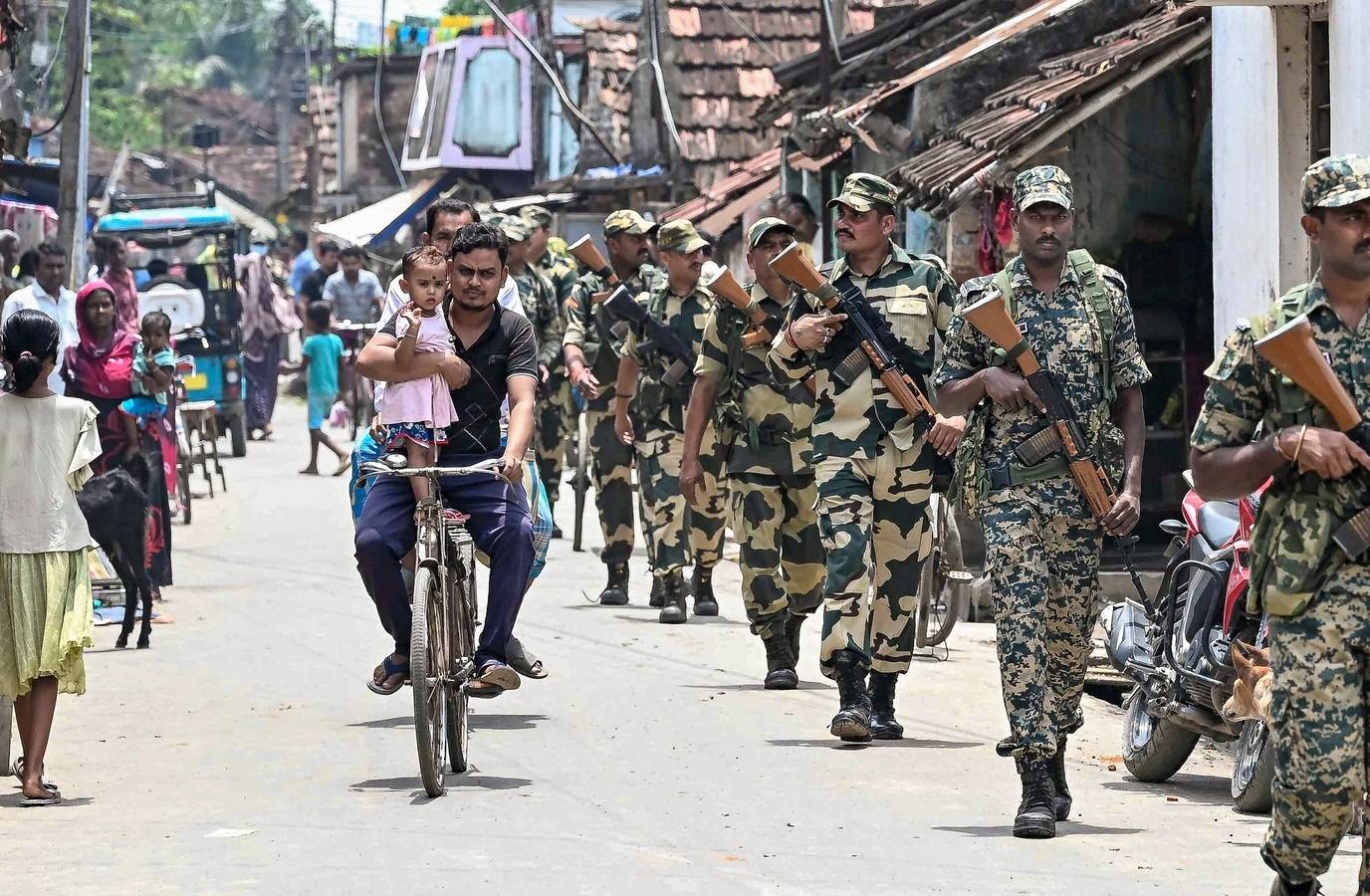 BJP Alleges Wrongful Strongroom Activities in Bengal Amid TMC's Counting Centre Faceoff