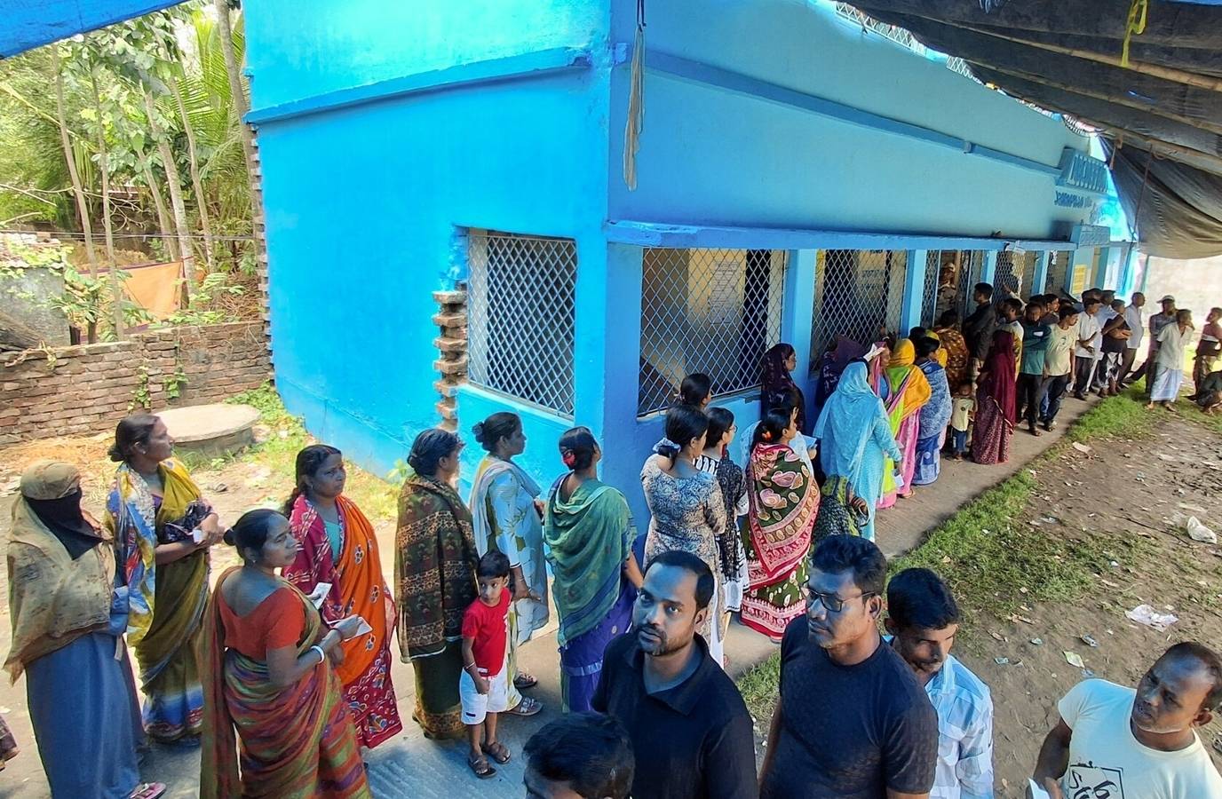EC Orders Repoll at 285 Stations in West Bengal's Falta Amid EVM Tampering Allegations