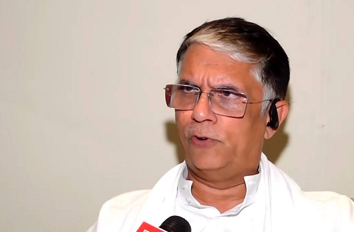 Pawan Khera Welcomes SC Bail, Slams 'Political Vendetta'