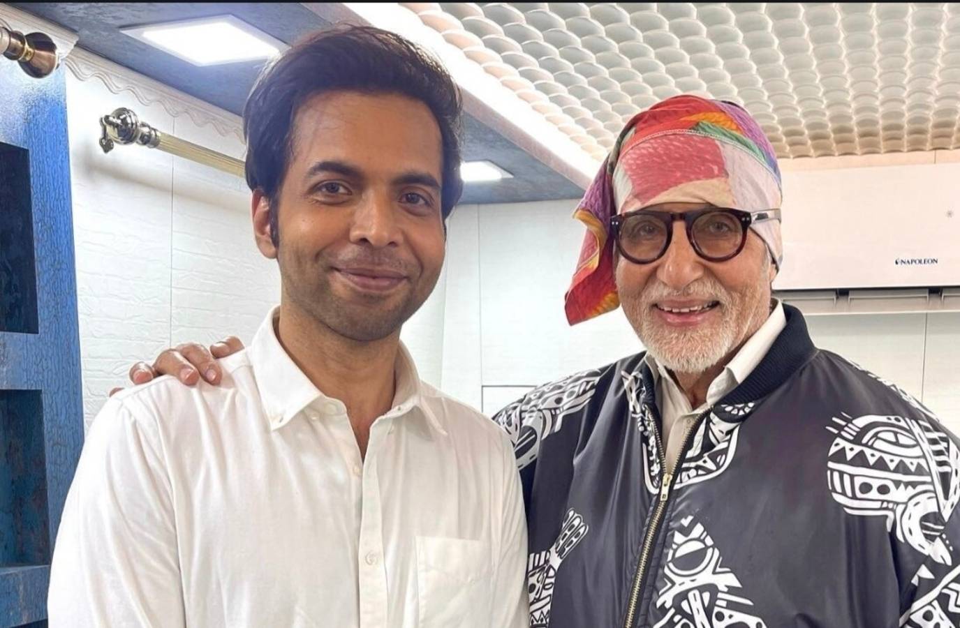 Amitabh Bachchan's Unconventional Approach to Respect on Set