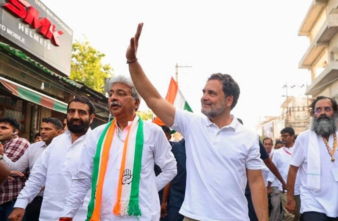 Rahul Gandhi's Humorous Response to Investment Advisor's Praise