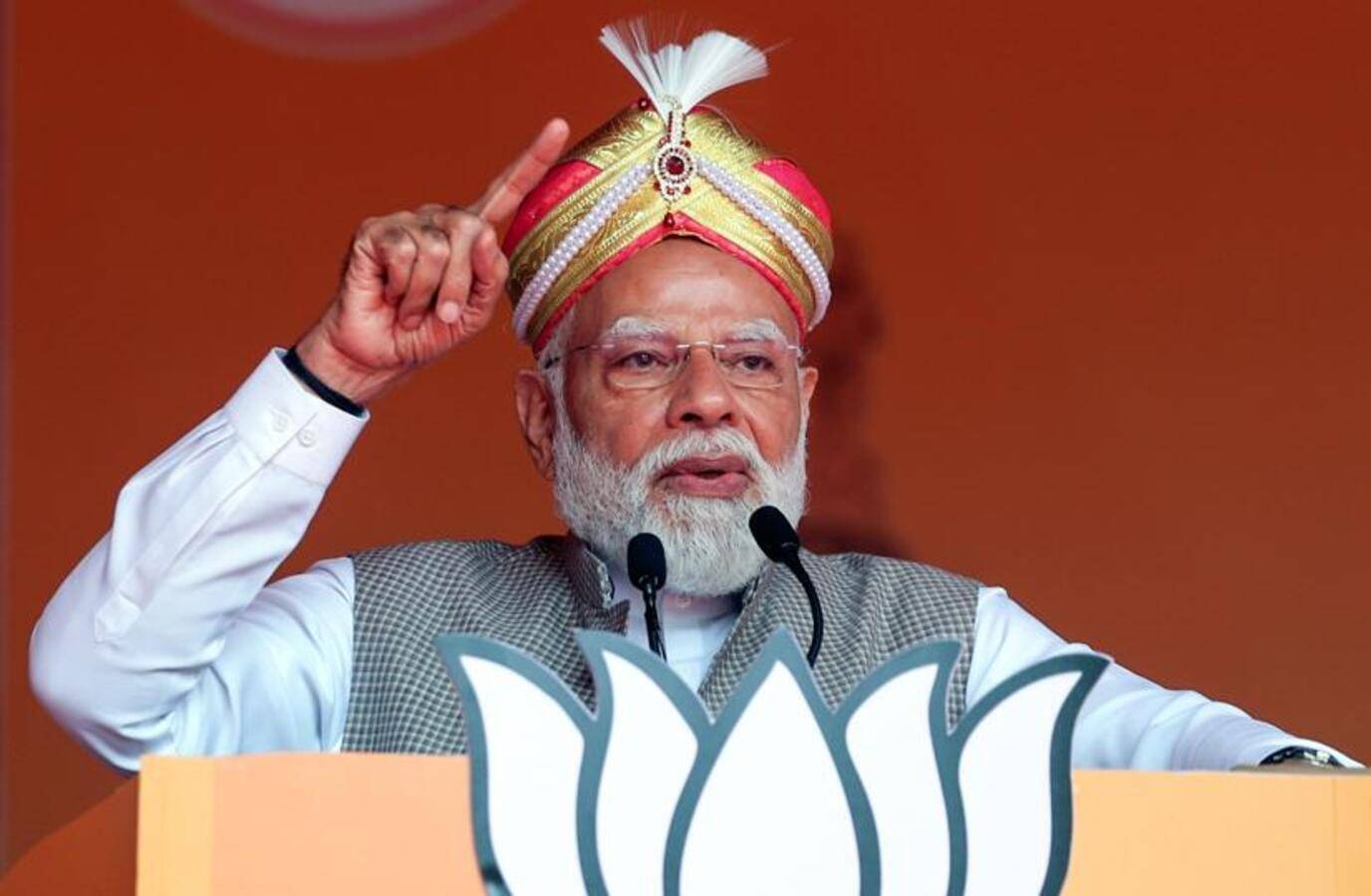 PM Modi Slams Congress for Betraying DMK, Targets Karnataka Power Struggle