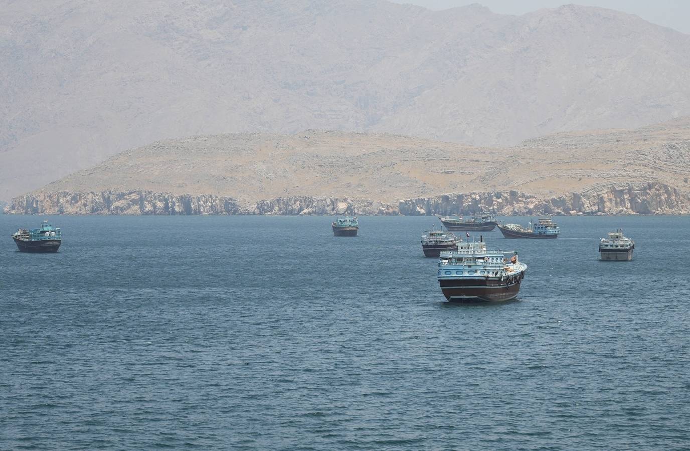 Iran Threatens 'Difficulties' for Countries Crossing Strait of Hormuz Amid US Sanctions