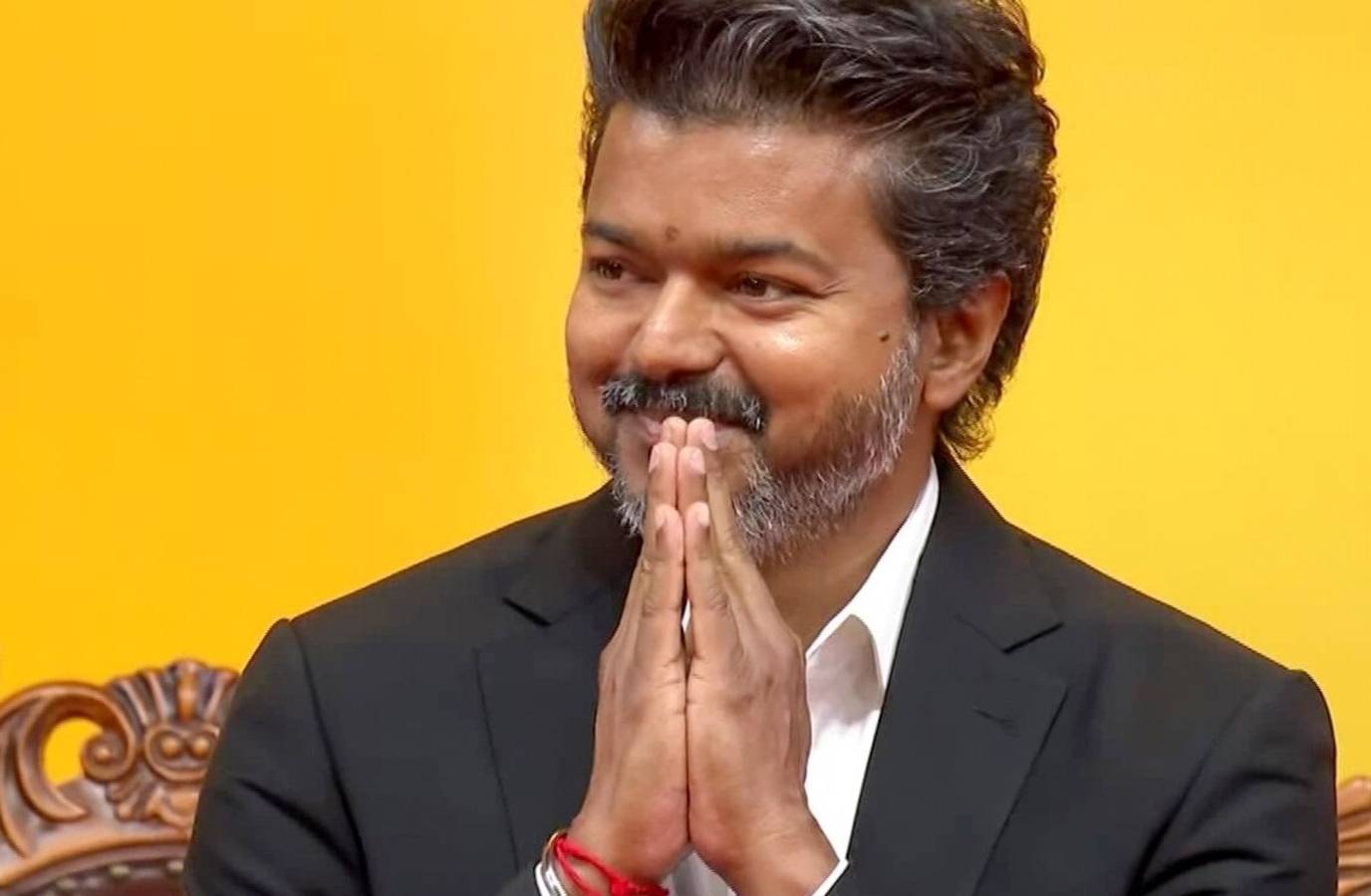 Tamil Nadu CM Wins Hearts by Returning Gesture of Kindness
